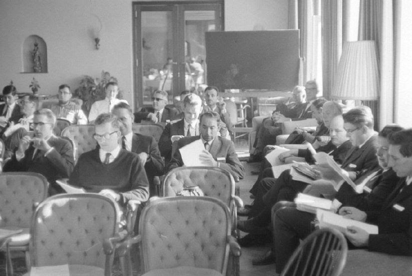 Scientists at the 1968 NATO conference on software engineering. Reproduction kindly authorized by Prof. Robert McClure.